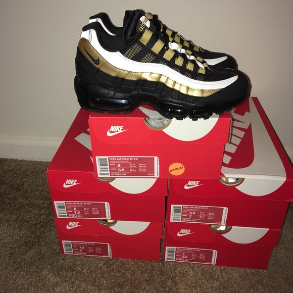 Last 2 Nike Air Max 95 OG Black Metallic Gold - Picture 2 of 8